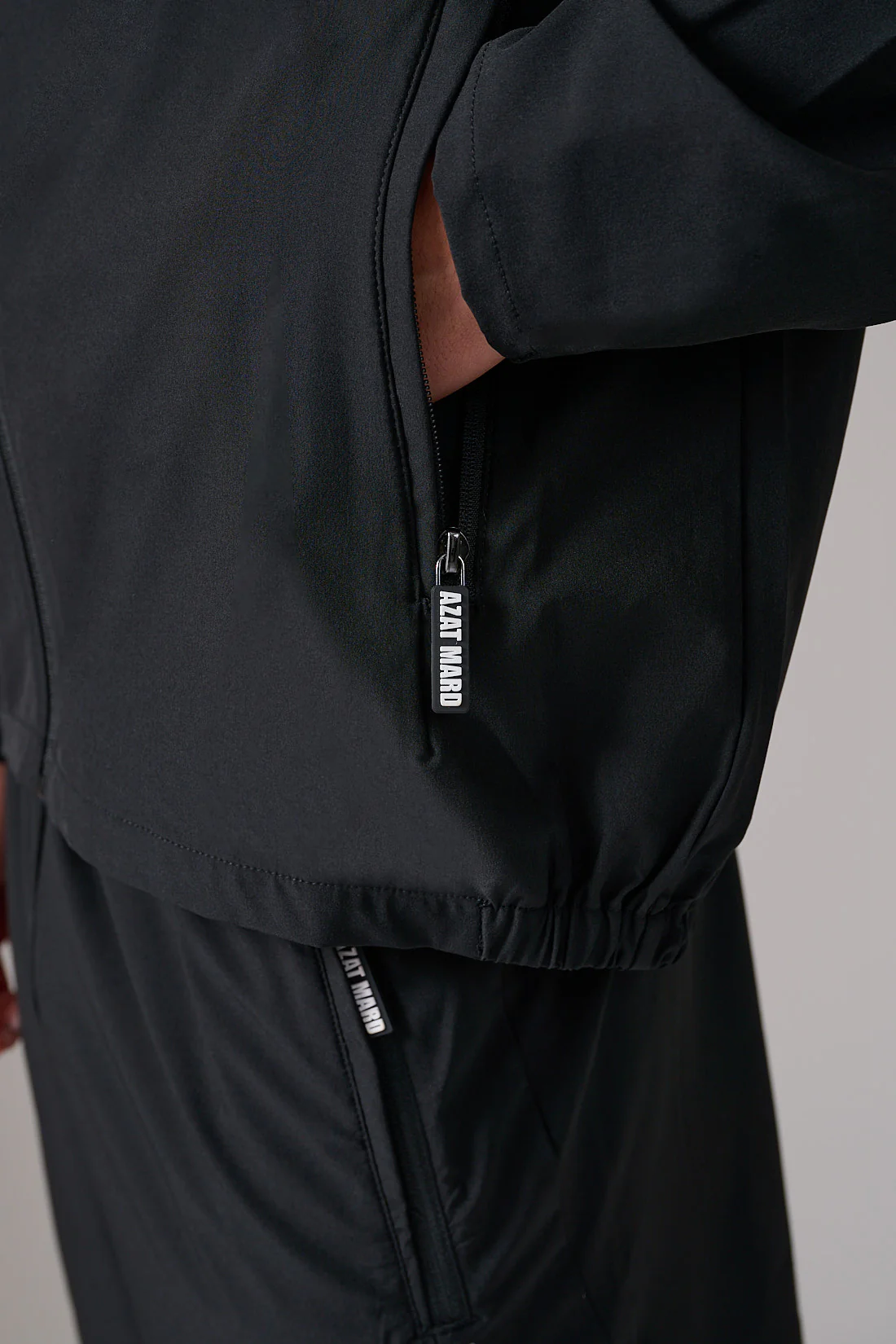 BLACK ACTIVEWEAR WINDBREAKER - Image 5