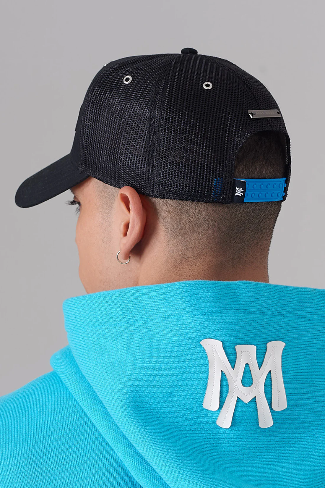 BLACK ON BLACK BLUE SNAP MESH CAP - Image 3