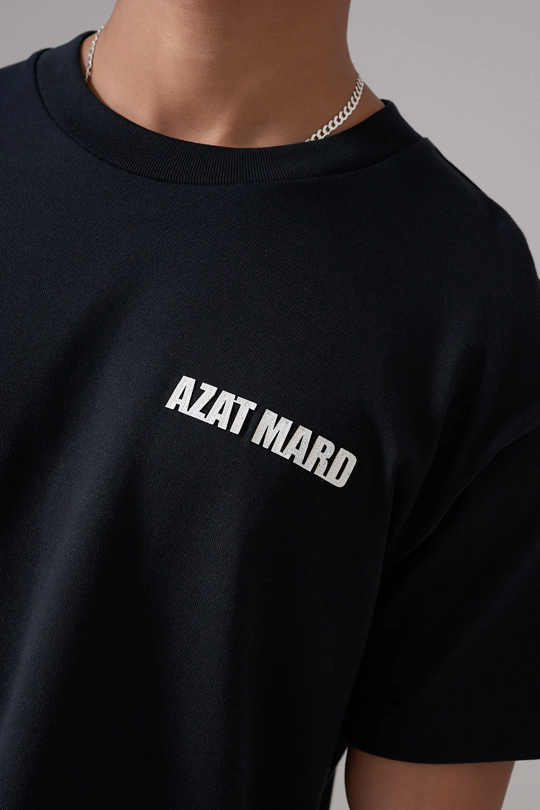 BLACK CREST T-SHIRT - Image 3