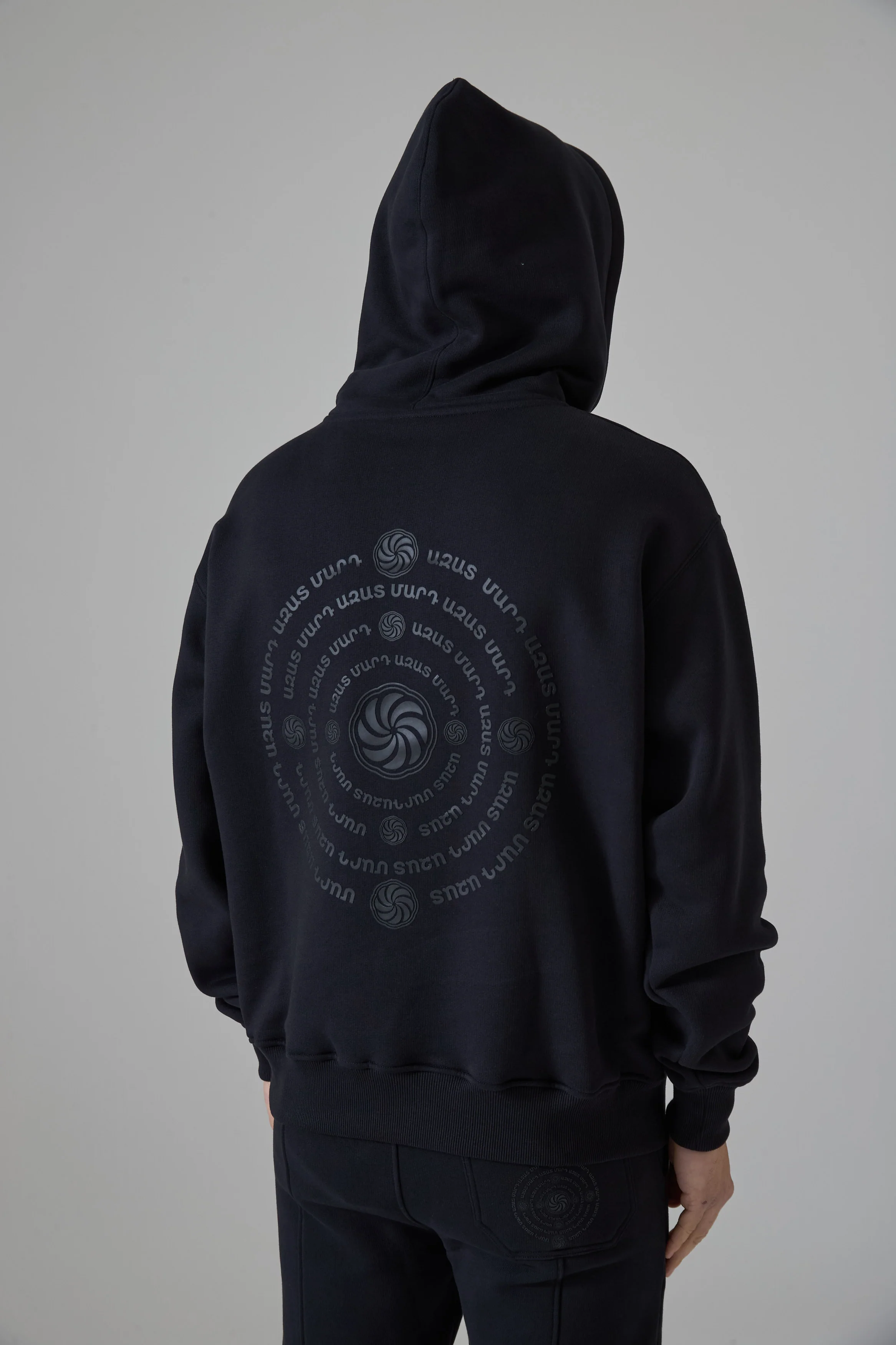 WHEEL OF ETERNITY BLACK HOODIE - Image 3