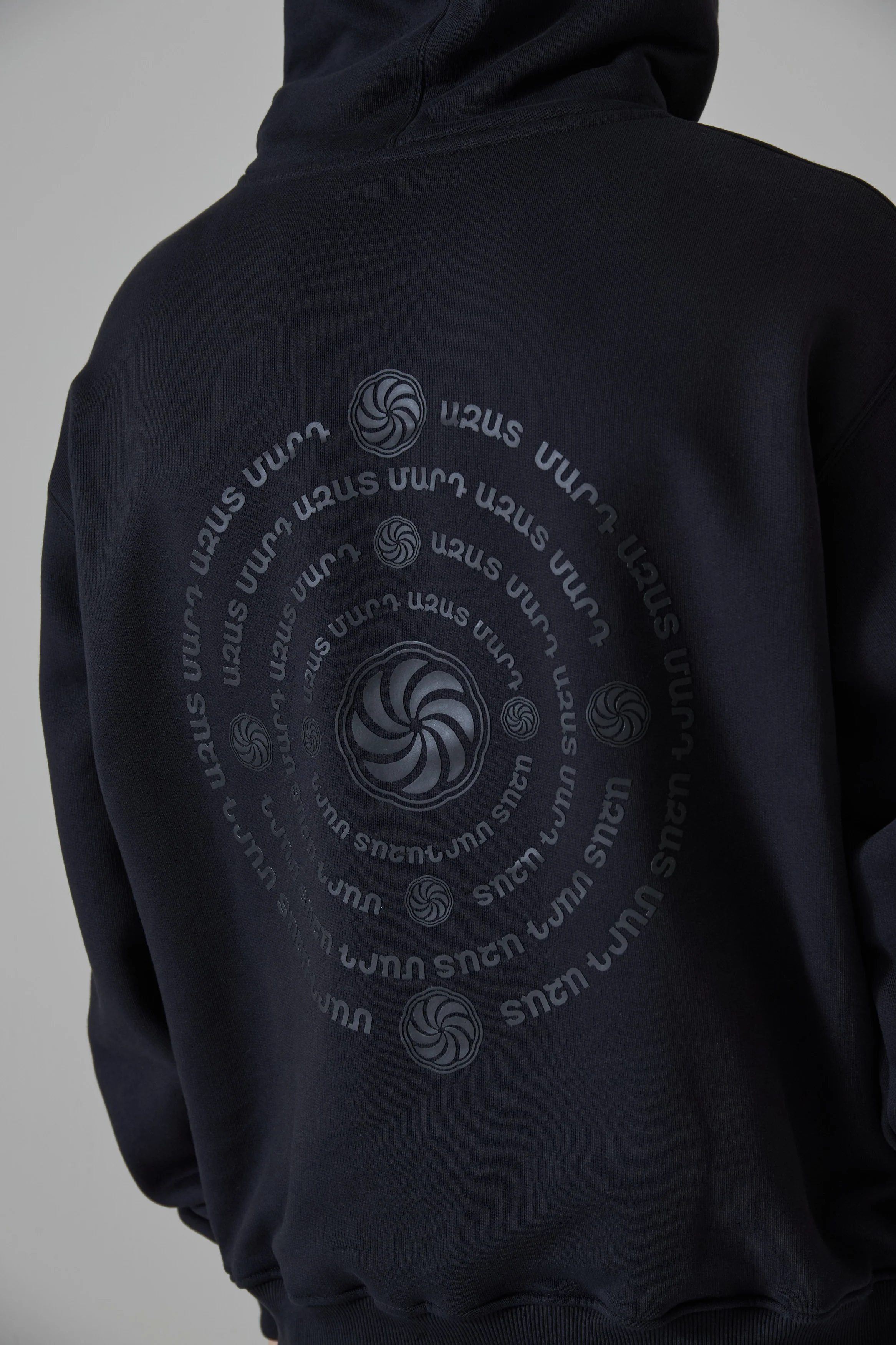WHEEL OF ETERNITY BLACK HOODIE - Image 6