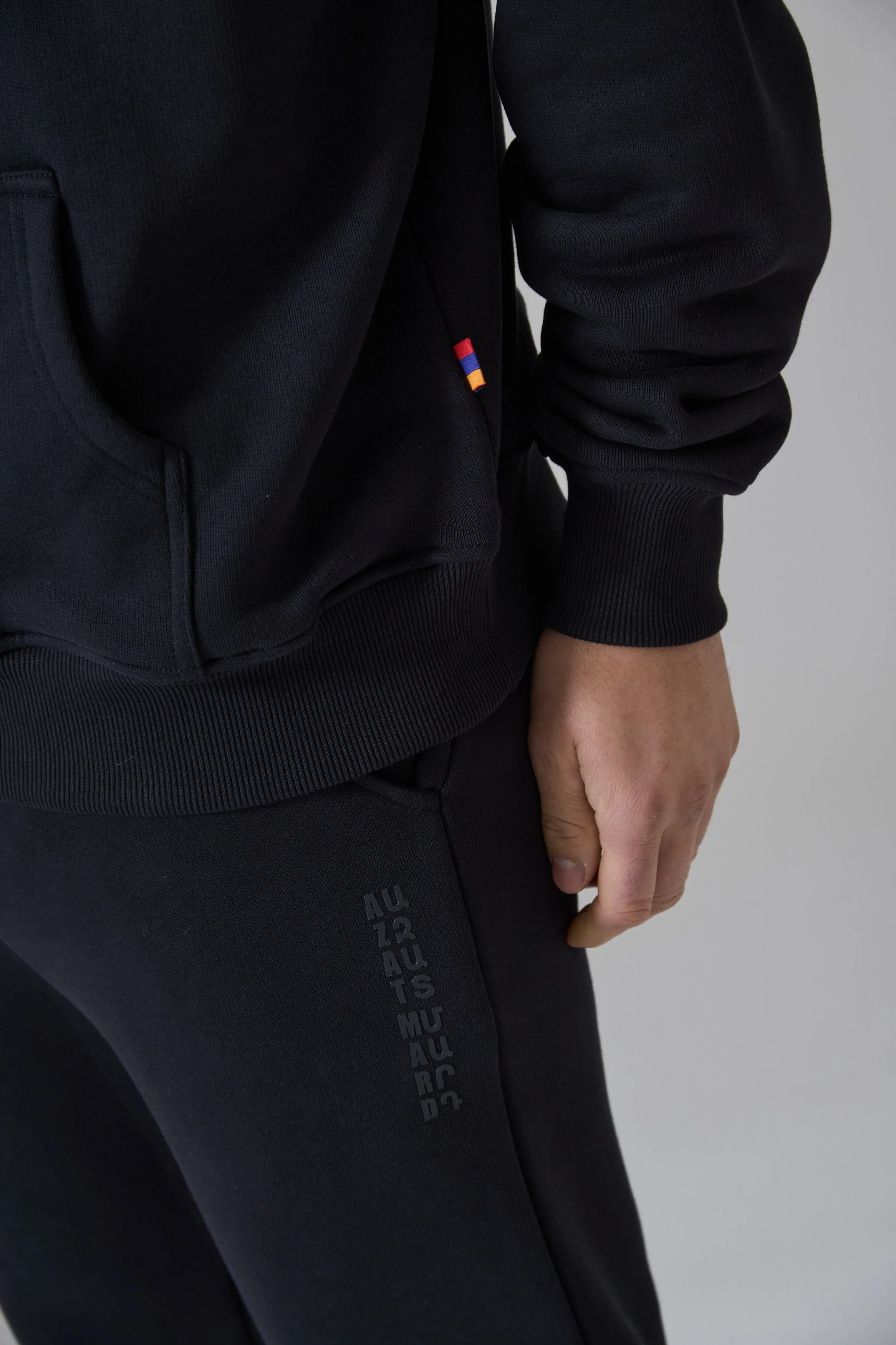 WHEEL OF ETERNITY BLACK JOGGERS - Image 6