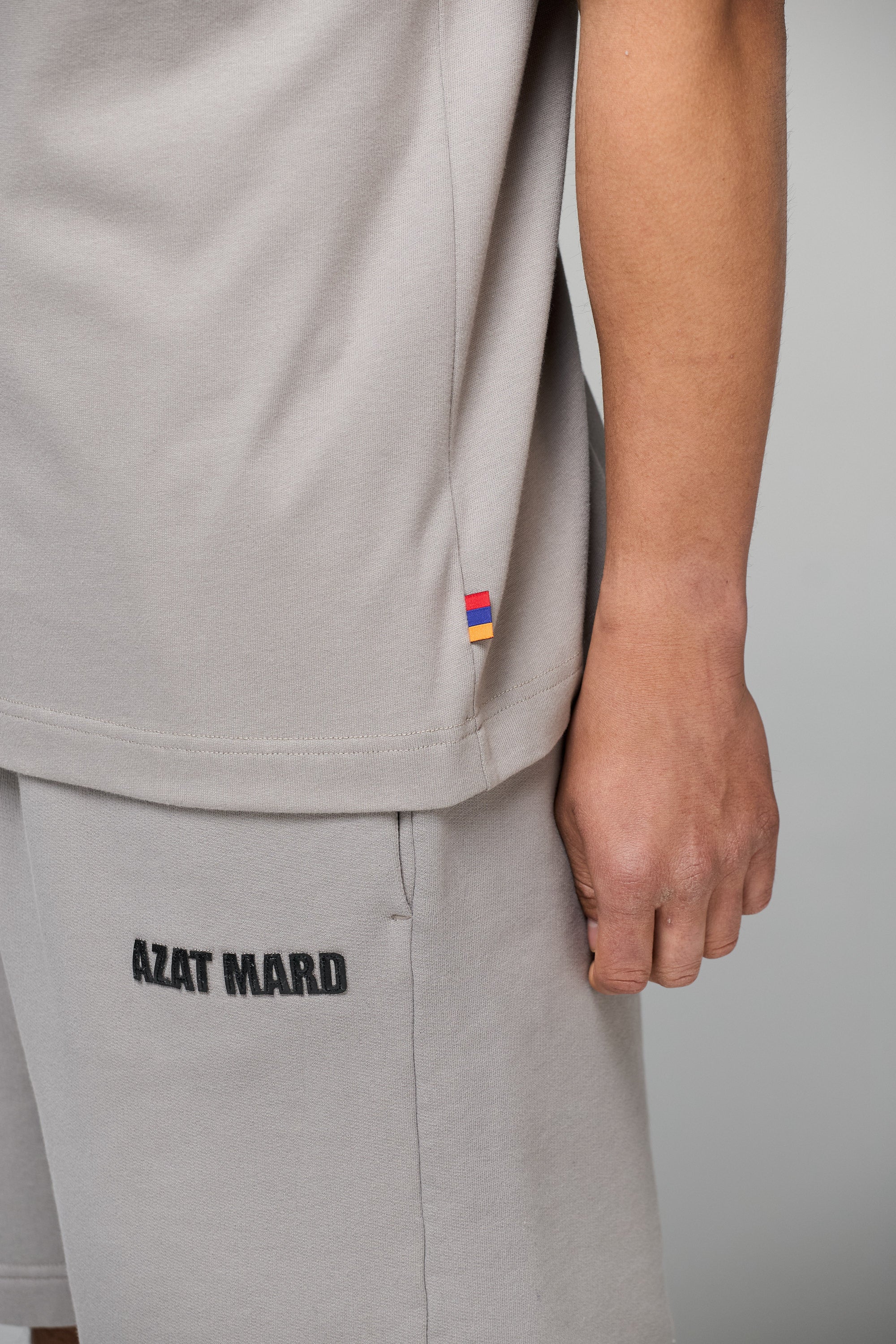 GREY CREST T-SHIRT - Image 6
