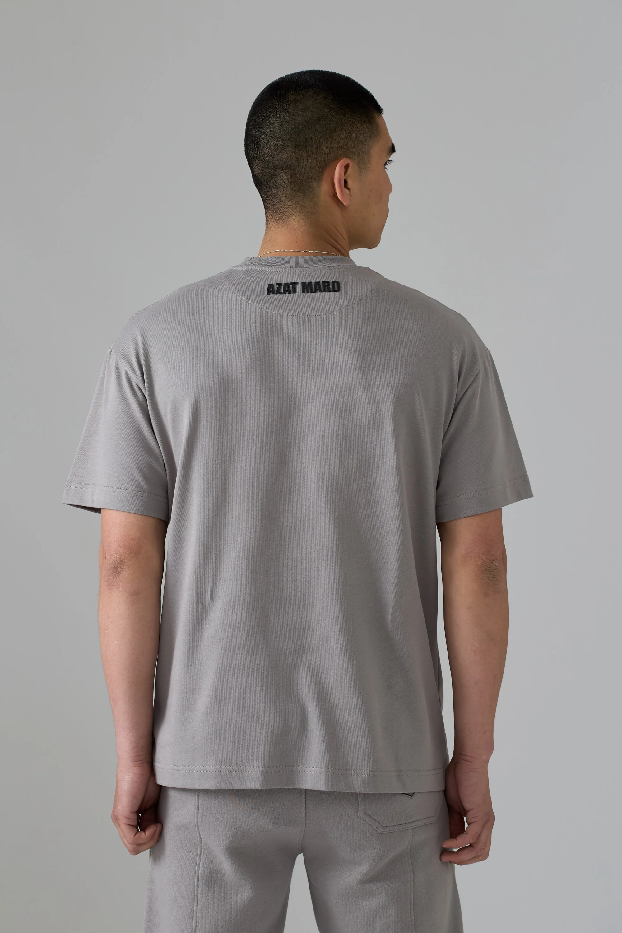 GREY FRONT CREST T-SHIRT - Image 3