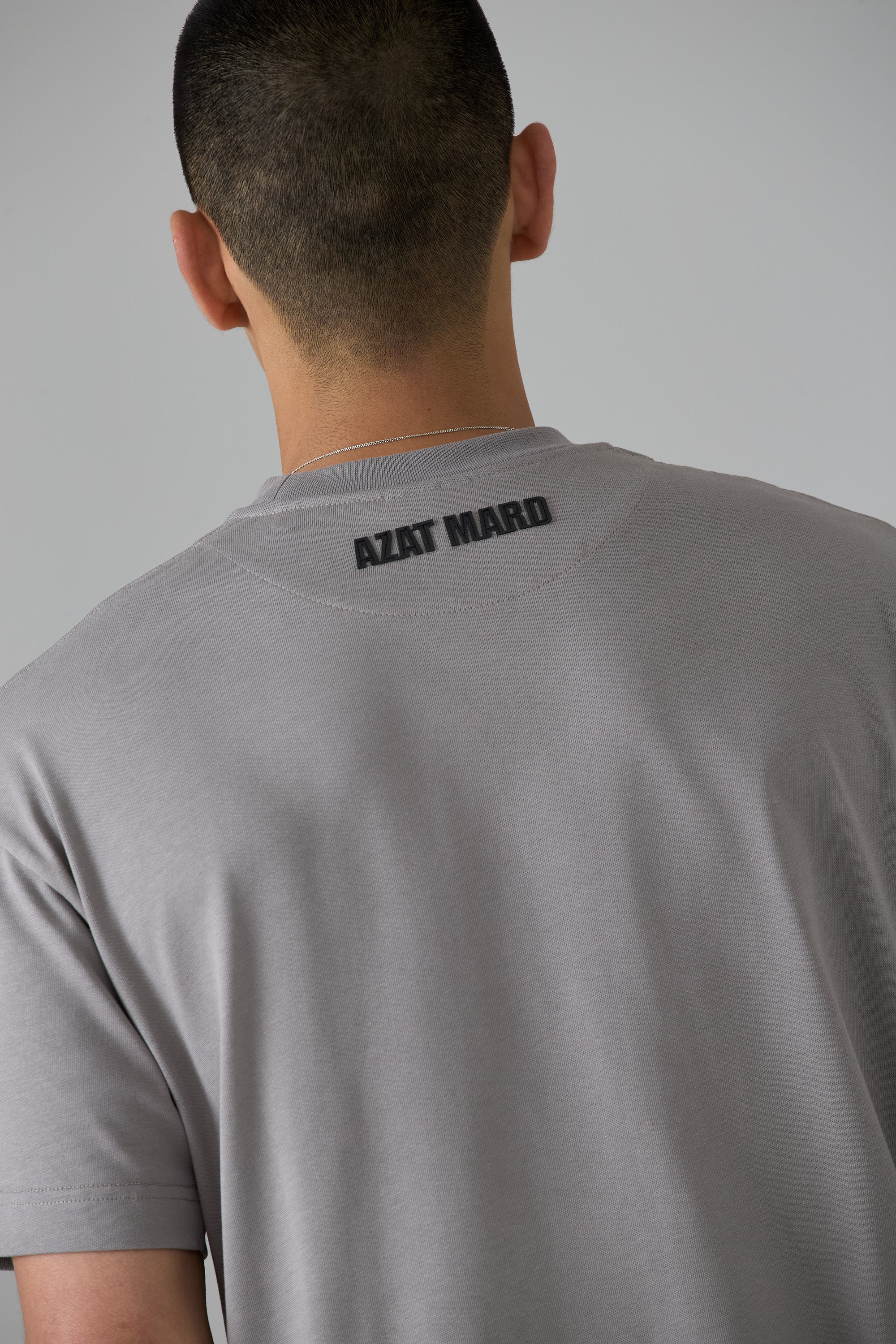 GREY FRONT CREST T-SHIRT - Image 5