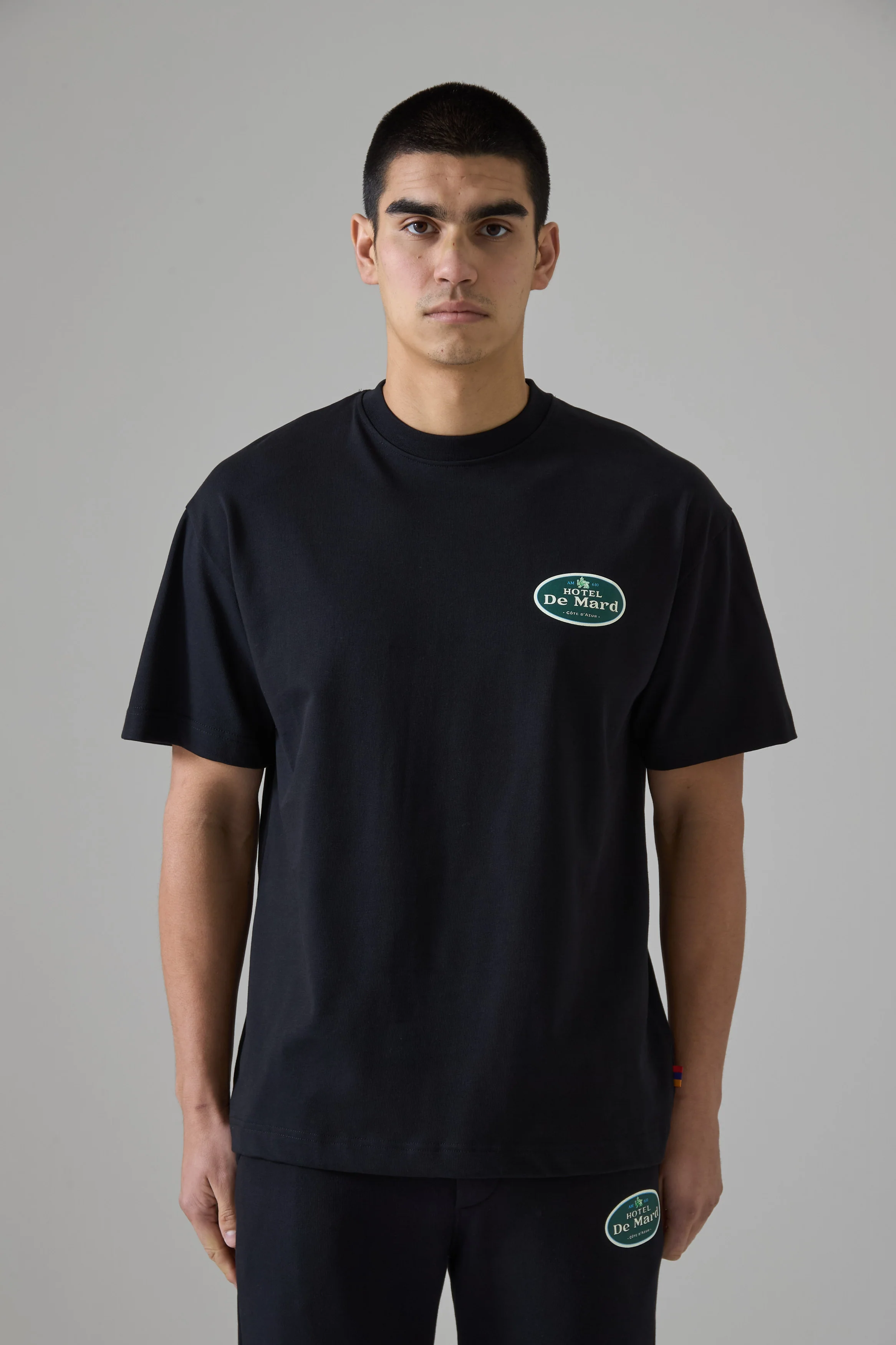 HOTEL DE MARD BLACK T-SHIRT - Image 2