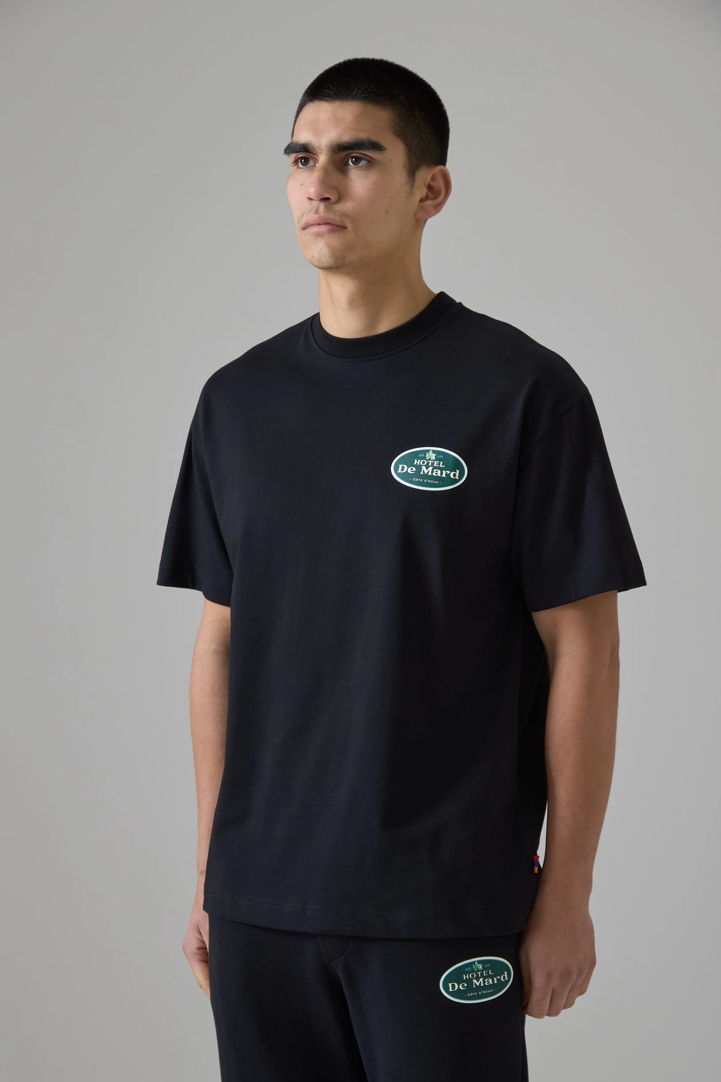 HOTEL DE MARD BLACK T-SHIRT - Image 4
