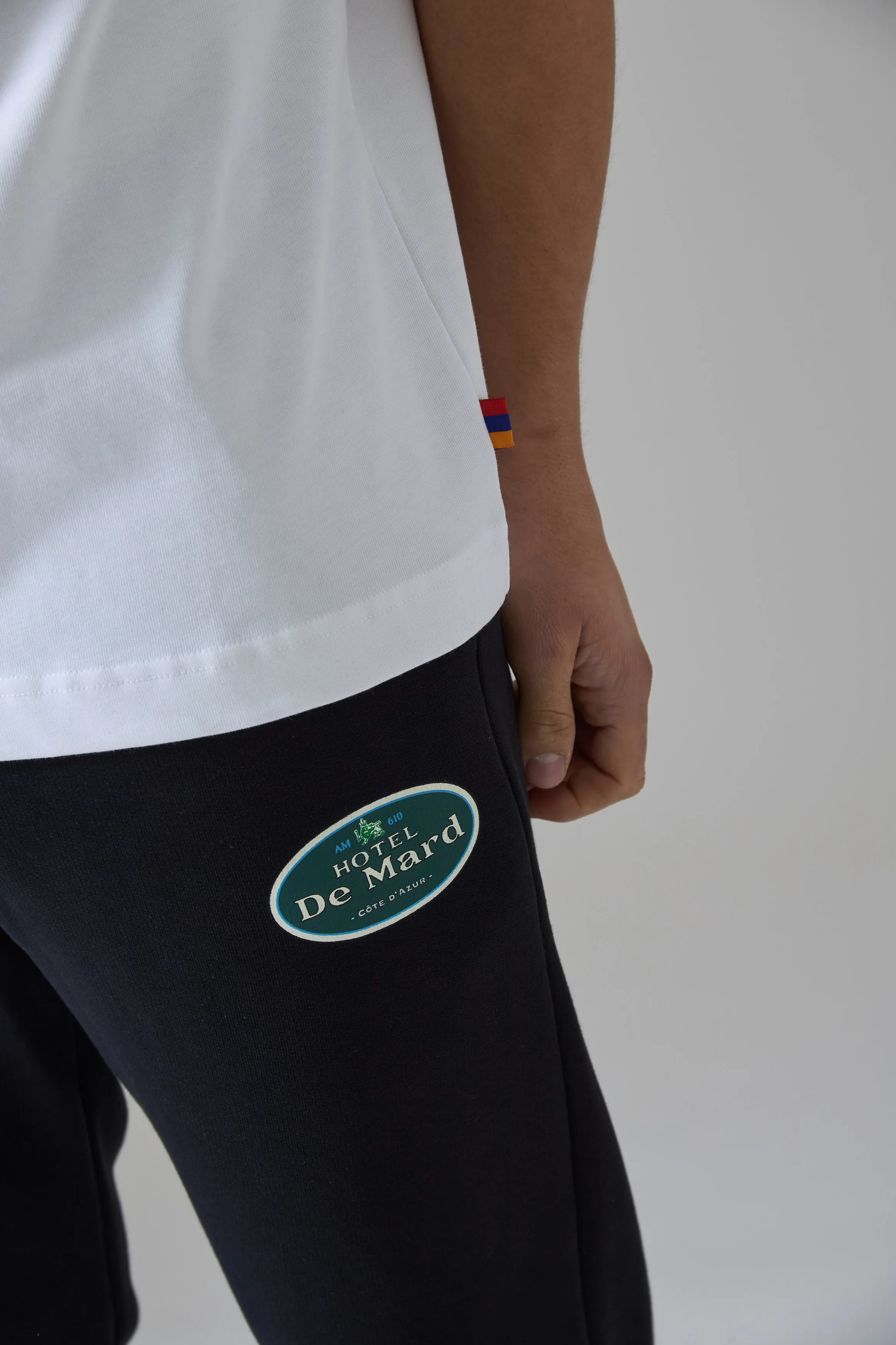 HOTEL DE MARD WHITE T-SHIRT - Image 6
