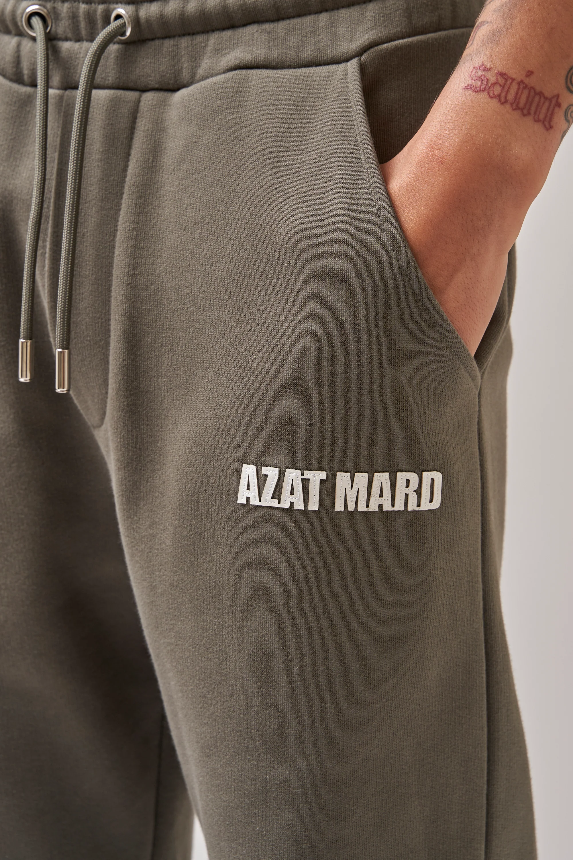 KHAKI/WHITE LOGO JOGGERS - Image 2