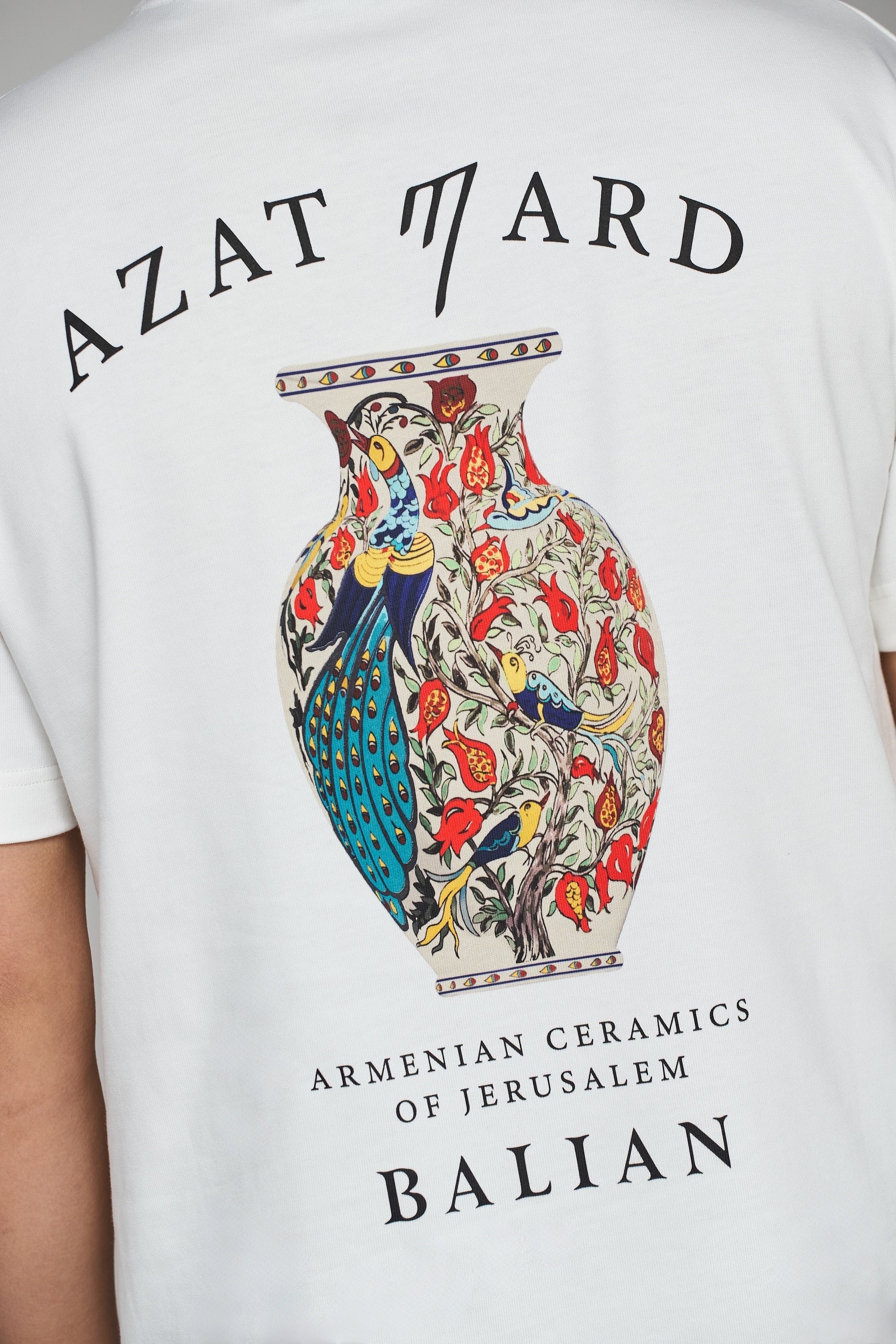 SPECIAL EDITION AZAT MARD X BALIAN VASE T-SHIRT – OFF WHITE - Image 3