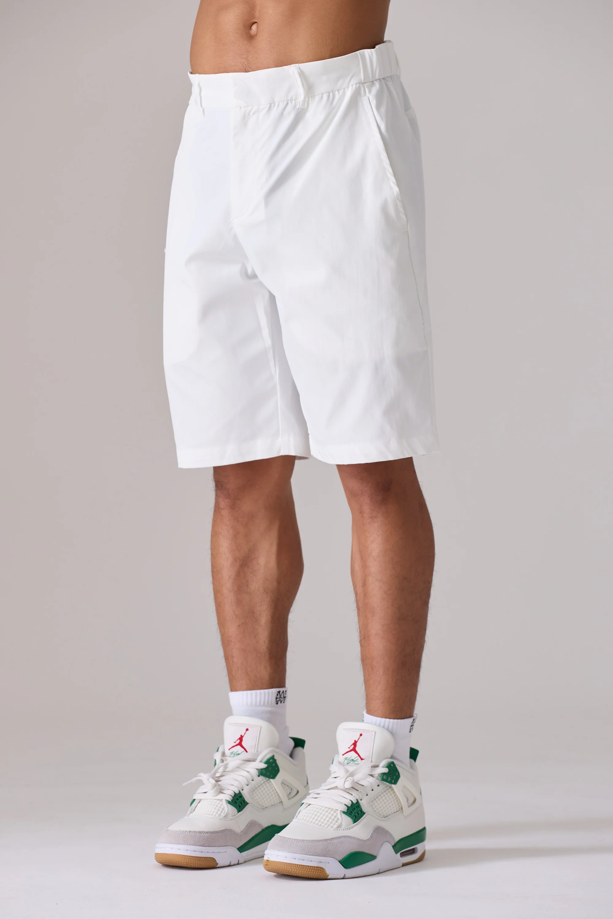WHITE ACTIVEWEAR SHORT - Image 3