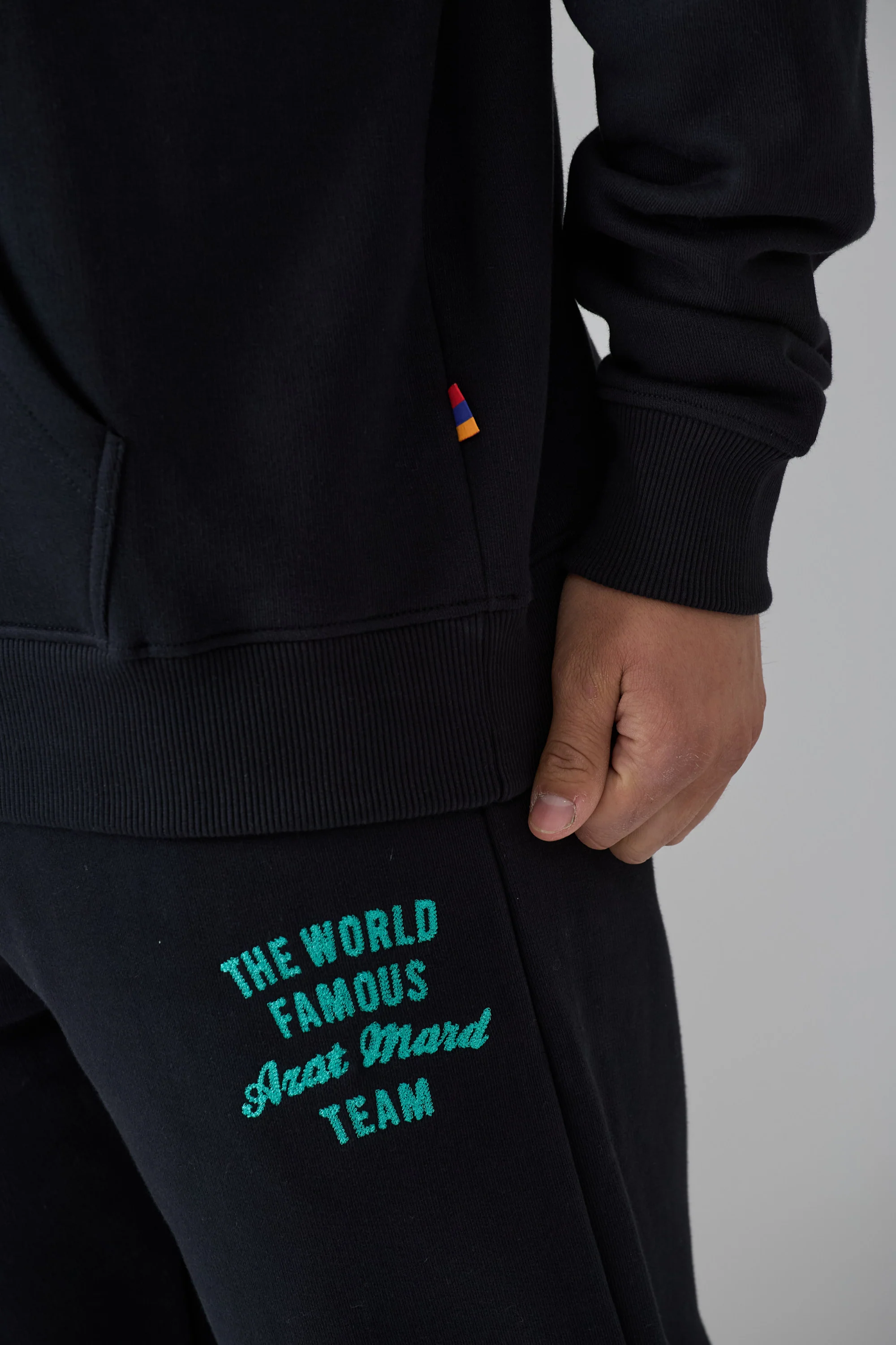 WORLD FAMOUS AZAT MARD TEAM BLACK HOODIE - Image 9