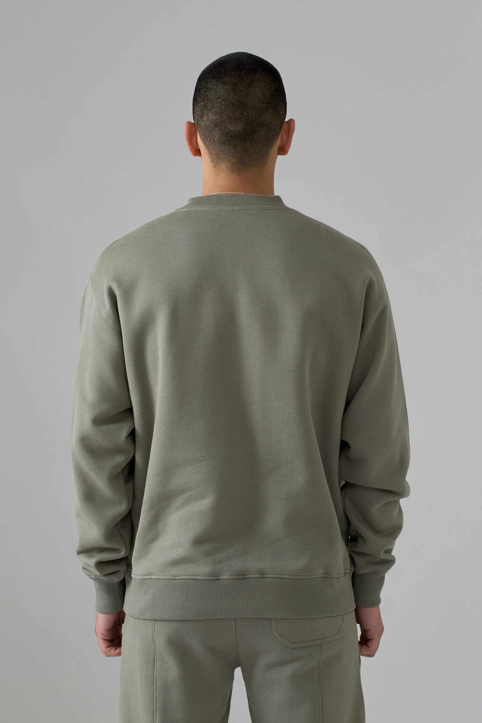 WORLD FAMOUS AZAT MARD TEAM TAUPE SWEATER - Image 4